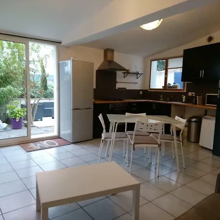 ゲストハウス Maison De Vacances Avec Terrasse カオール